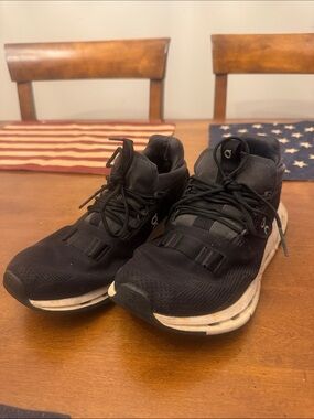 Women’s On Cloud Sneakers